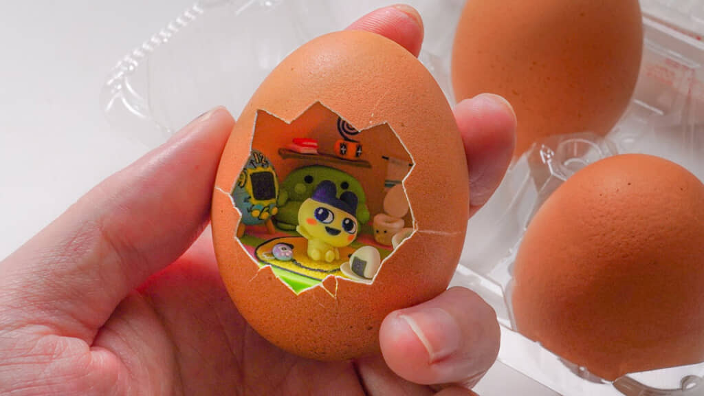 粘土ミニチュア・リアル卵の中にたまごっち