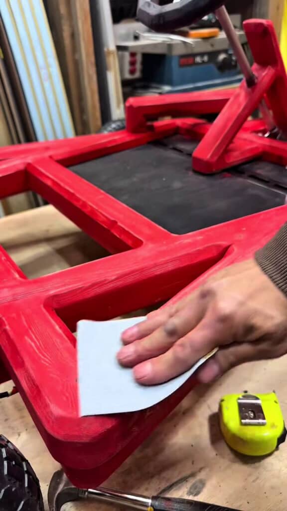 木目が見えるように塗装した車体