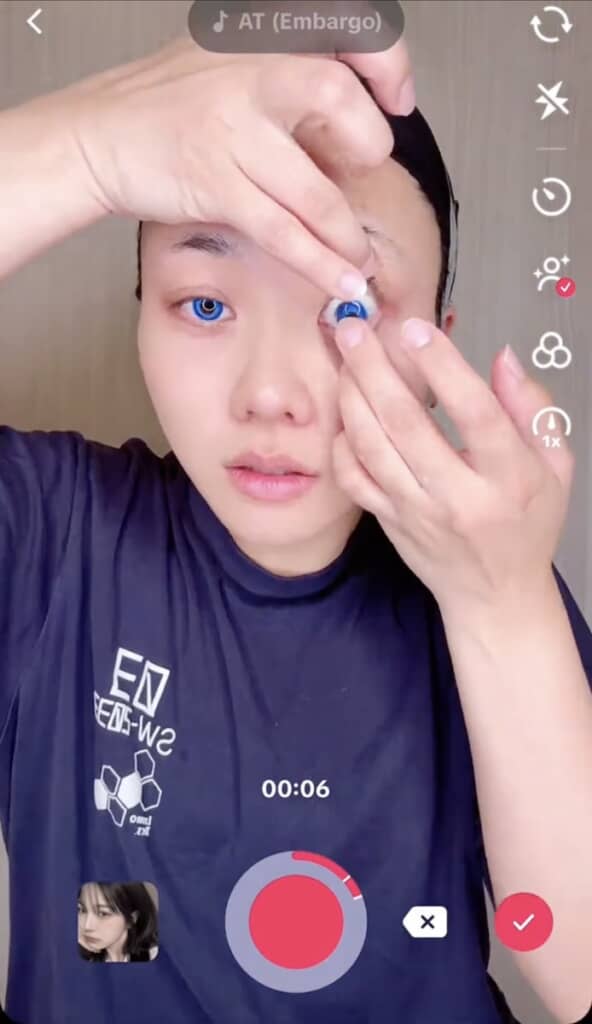 まずはカラコンを着用