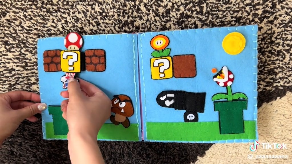 下からつつくとキノコがニョキッ