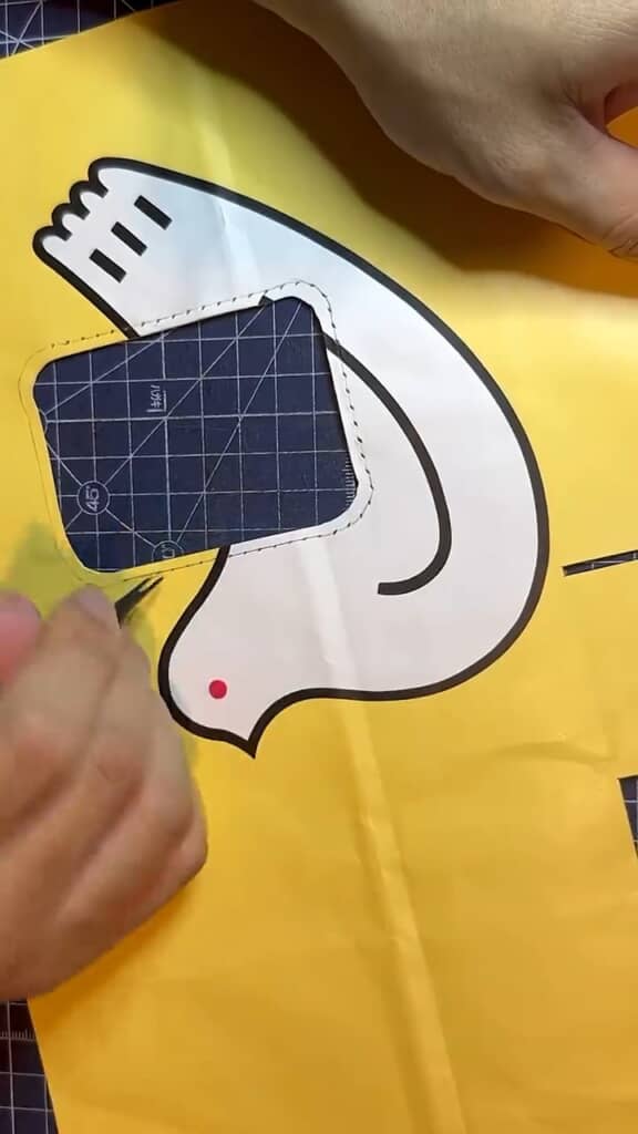 縫い線に穴あけ