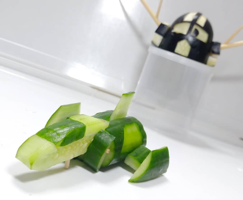 ナスとキュウリで作った『機動戦士ガンダム』の精霊馬