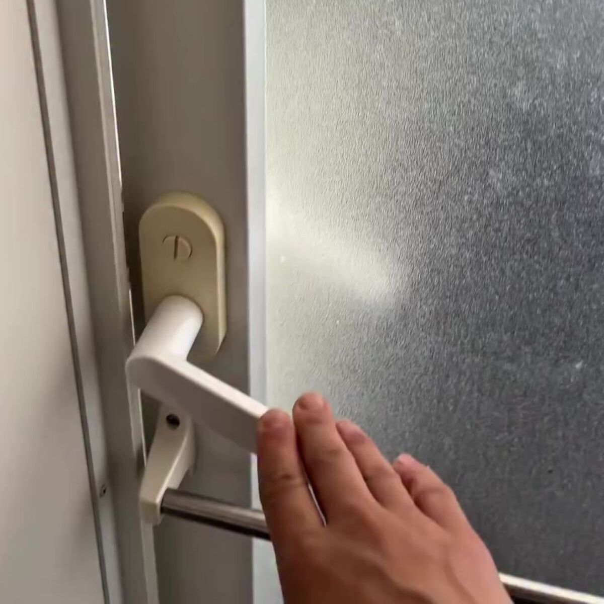 植物好きな女性が暮らす家→お風呂のドアを開けると……　息をのむ“まさかの光景”に「これぞ楽園」「まじ憧れる！」 | ライフスタイル ねとらぼ