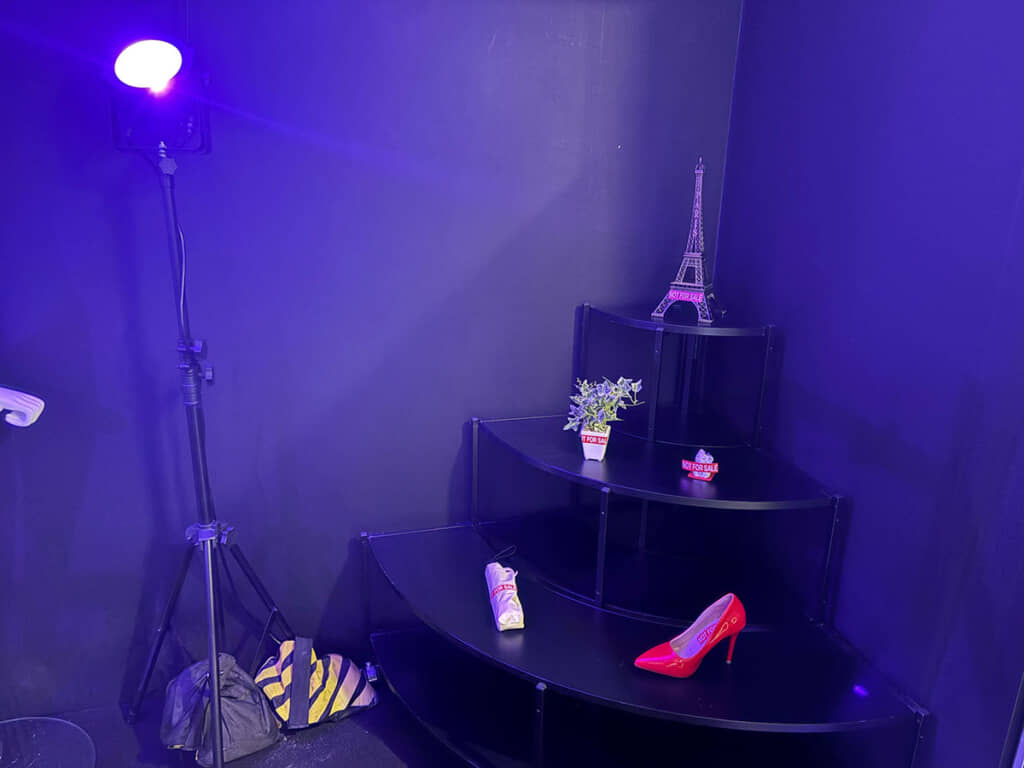 ハイヒールや折り畳み傘などの小物