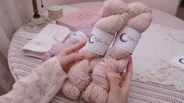 優しい色合いの夏用毛糸