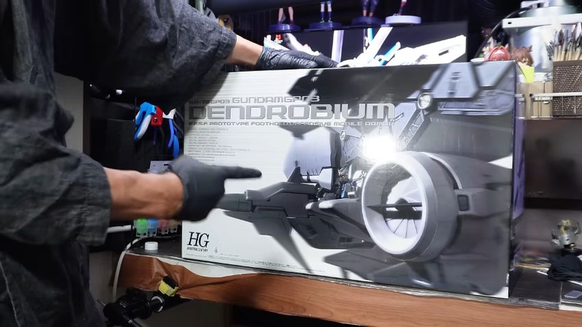 デンドロビウムの1/144スケールキットの外箱