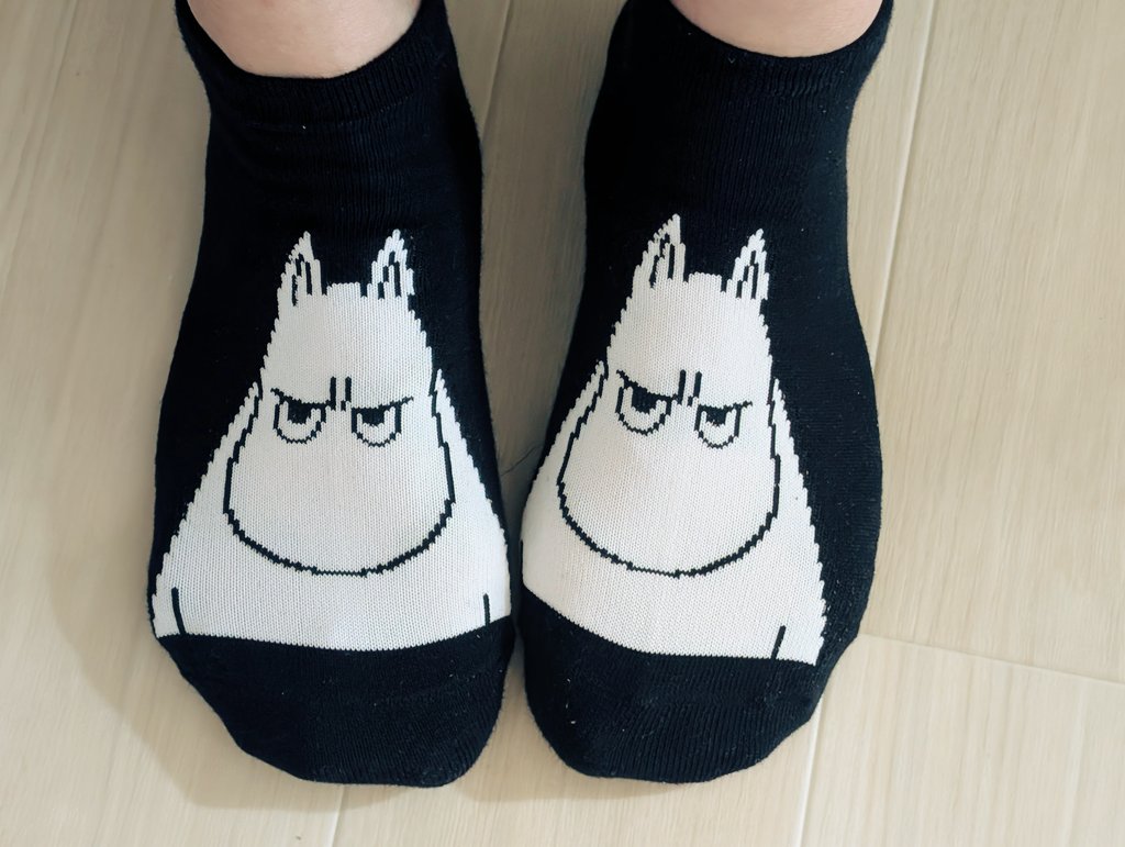 怒りのムーミン靴下でささやかな抵抗