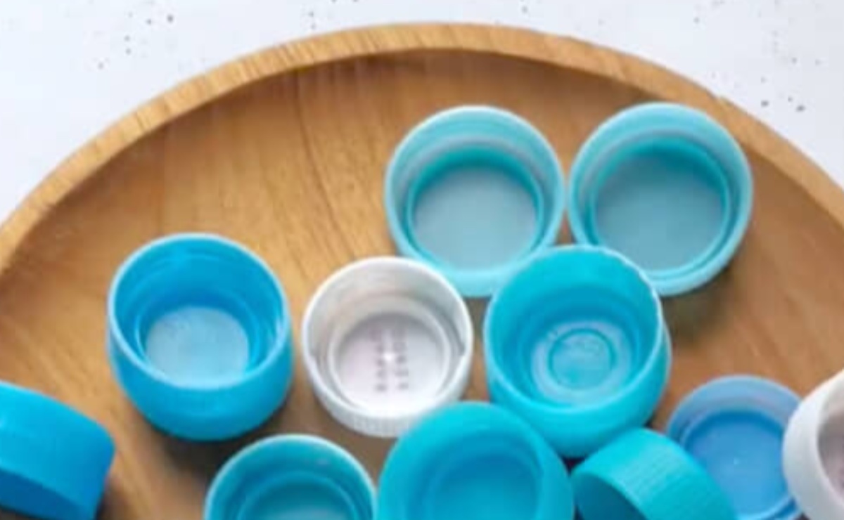 ペットボトルのふたを切り刻み、ペラペラにしてから組み立てると……「わぁ！」「あじさい大好き」　目を疑う大変身が200万再生（1/3） | カルチャー・アート ねとらぼ