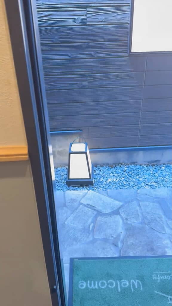 店舗前の通路に……