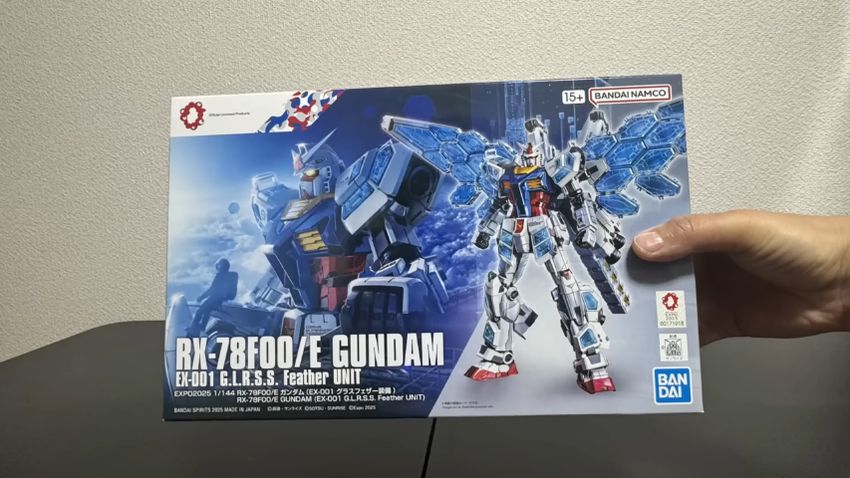 福袋に入っていた「EXP02025 1/144 RX-78F00/E ガンダム(EX-001 グラスフェザー装備）」