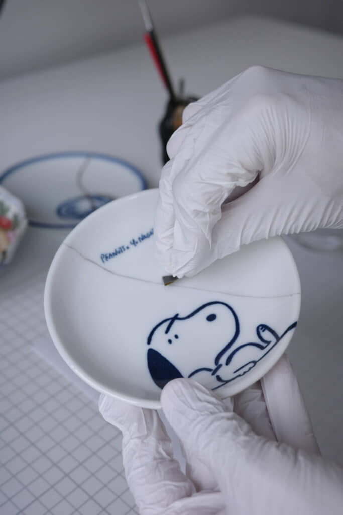 余分な接着剤を切削