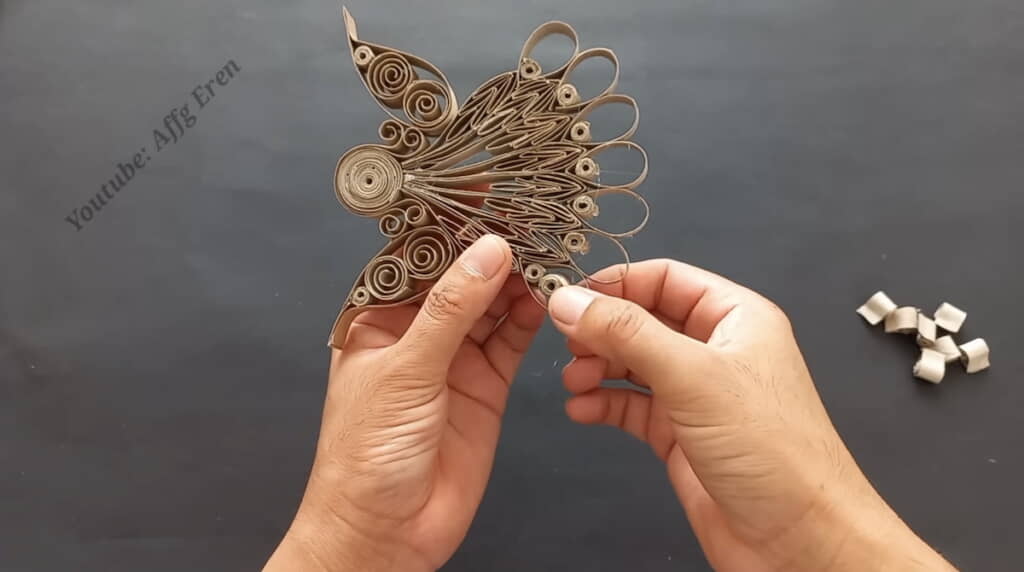 天使の形をさらに装飾