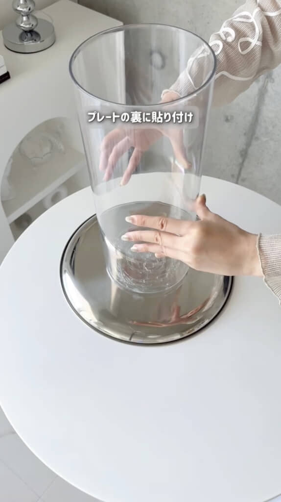 カレー皿の裏に貼ります