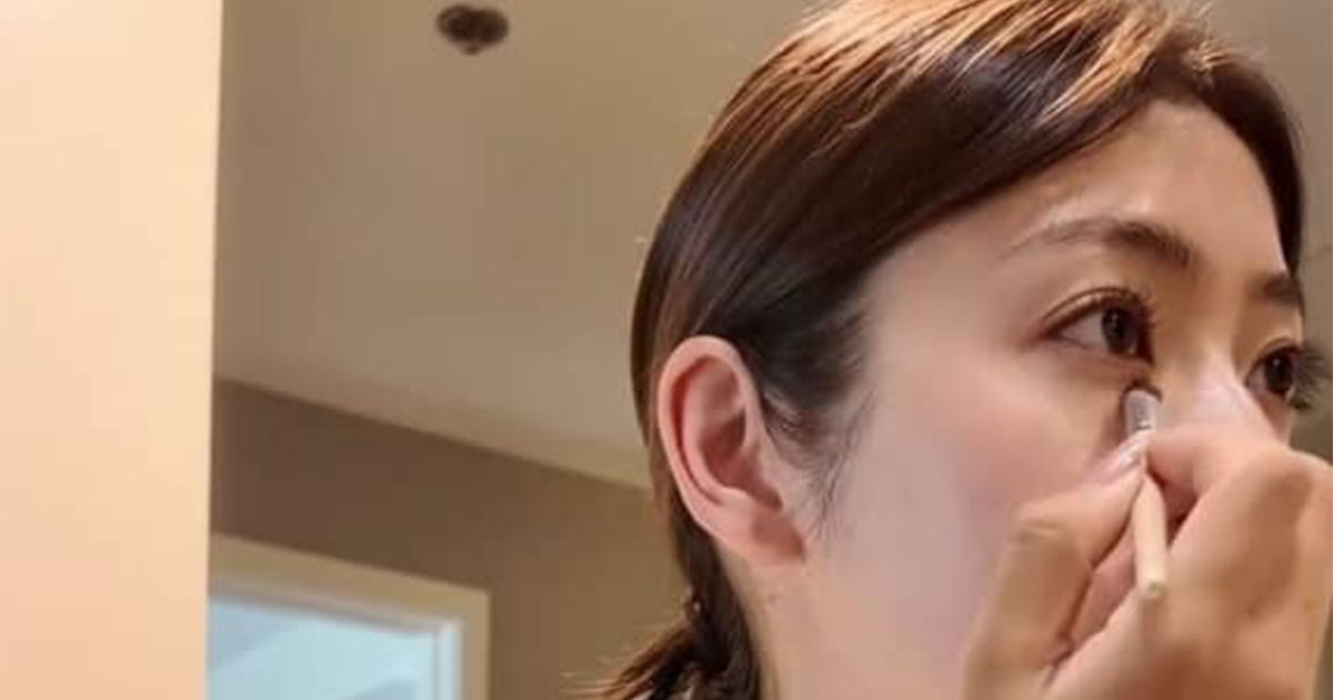 外資系CAが“すっぴん”公開→13時間フライトのためメイクすると……「わーー!!」　驚きの変身に「あこがれます！」「エレガントすぎる」（1/2） | 美容 ねとらぼ