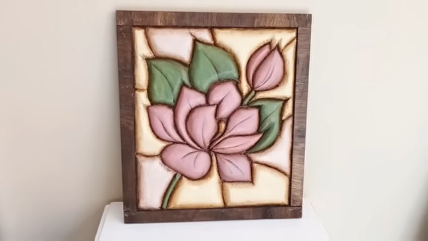 完成した発泡スチロール製の花の絵