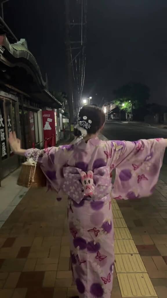 帯にエスターバニー（中距離）