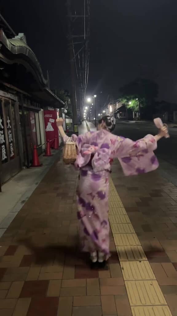 帯にエスターバニー（遠距離）