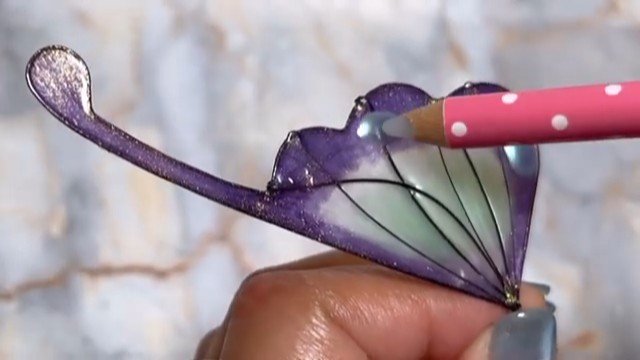 水色の丸はUVレジンで作成