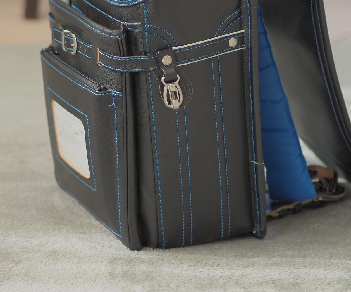 夏休み最終日、小3息子のランドセルをのぞくと……　母絶句“まさかの中身”に「笑うしかない」「これは地獄」 | 育児 ねとらぼ