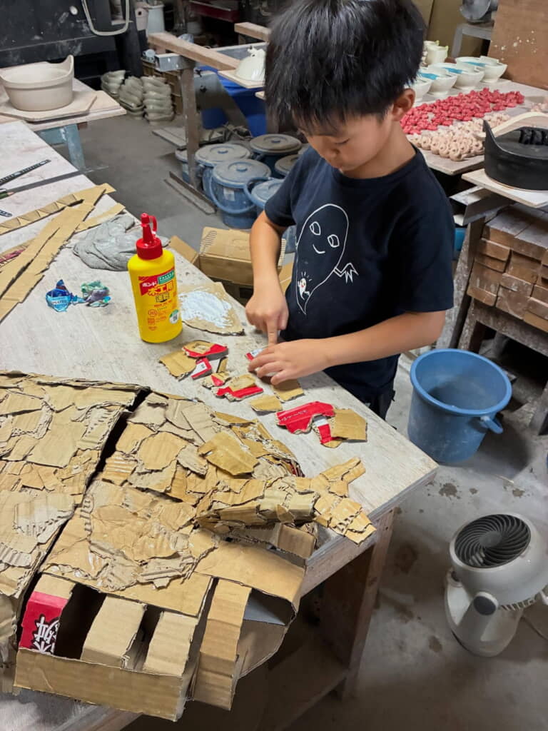 骨組みからダンボールです