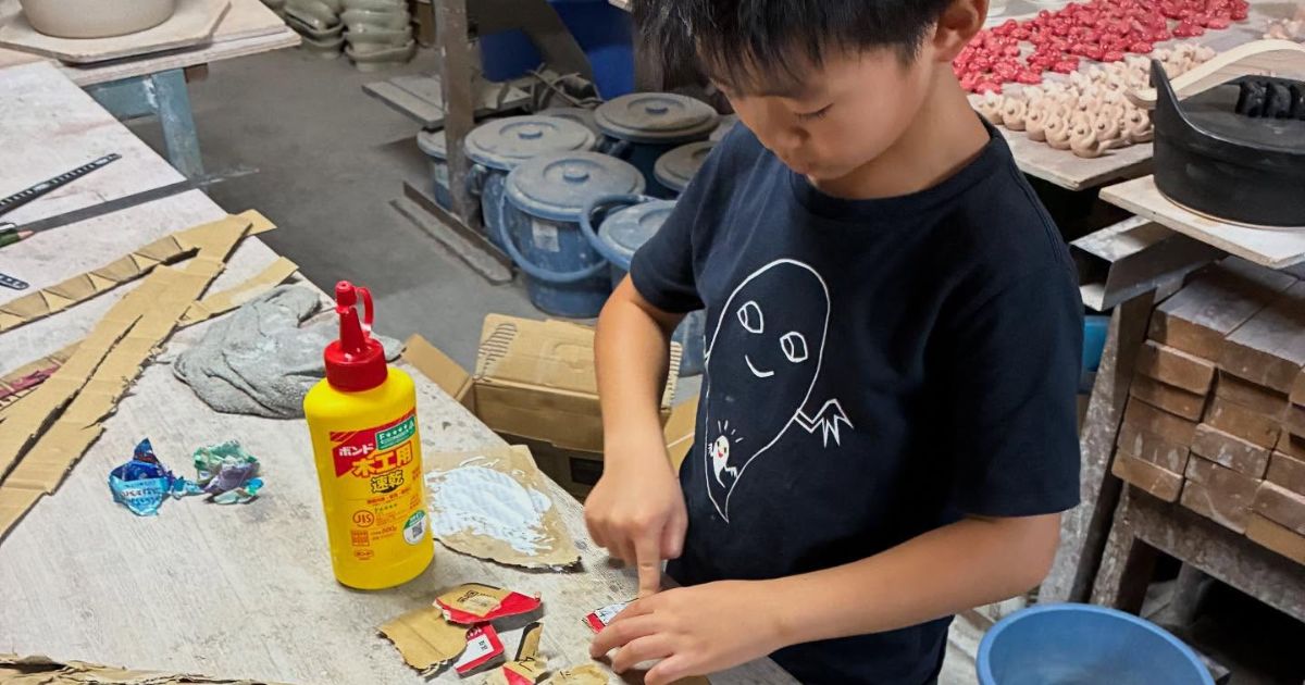 夏休みの宿題で、息子がダンボールをコツコツ貼り続けていたら……24日後の驚きの完成に「すごい力作ですね」「素晴らしい」（1/3） | ライフスタイル ねとらぼ