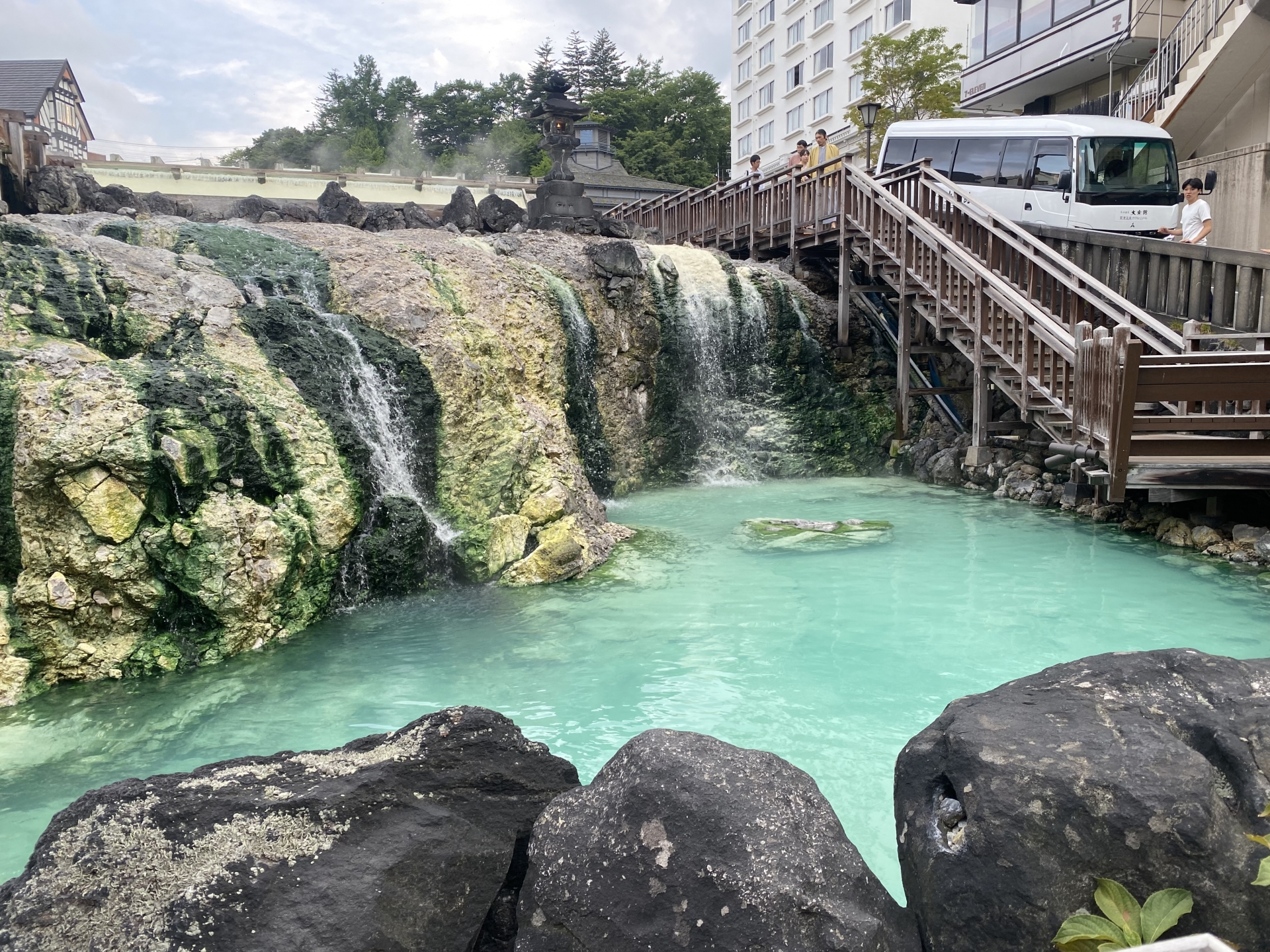 【社会人が選ぶ】買ってきてほしい「草津温泉のお土産」ランキング！　2位は「抹茶ティラミス「どらてぃら」（草津菓匠 清月堂）」、1位は？ | 群馬県 ねとらぼリサーチ