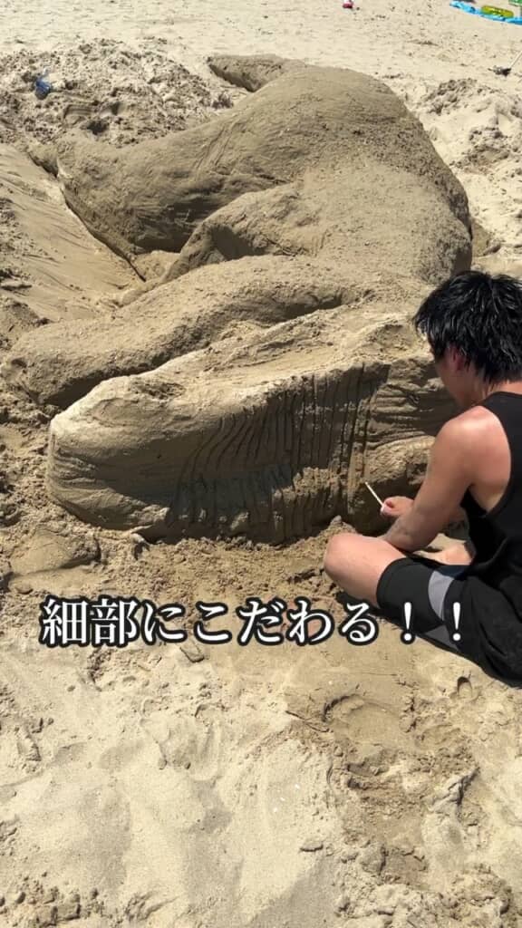 皮膚を細かく表現する吉田さん