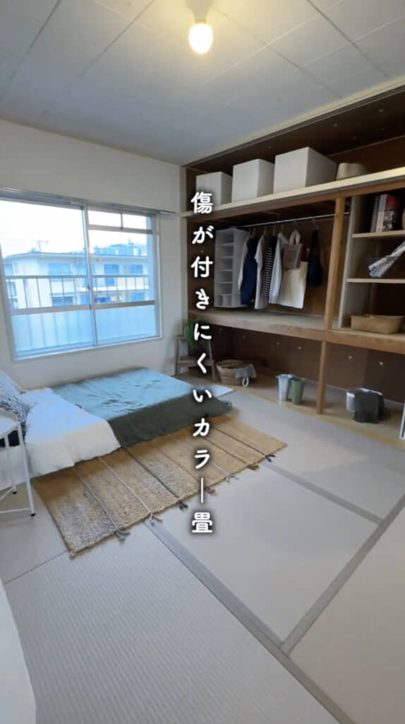 たっぷり収納がうれしいベッドルーム