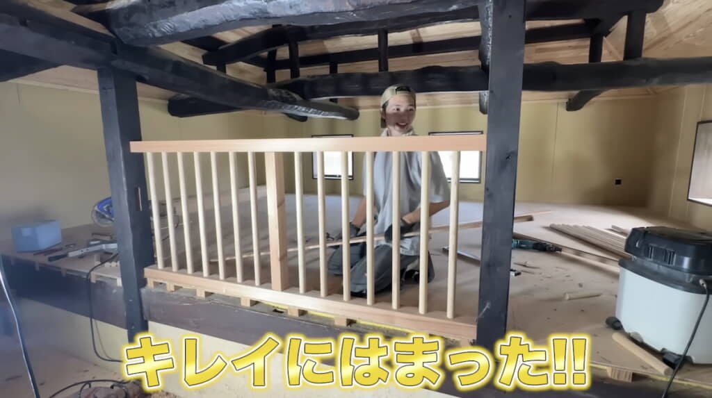 手すりを柱にはめてみる
