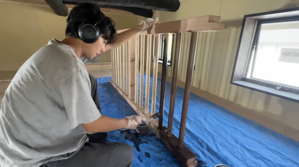 サンダーがけ後に塗装
