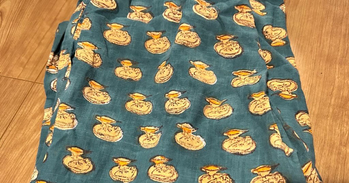 “かわいいアヒル柄”の綿パンツを購入→よく見ると……　まさかの正体に「ほんまや！」「笑いすぎて涙出てきた」（1/3） | ファッション ねとらぼ