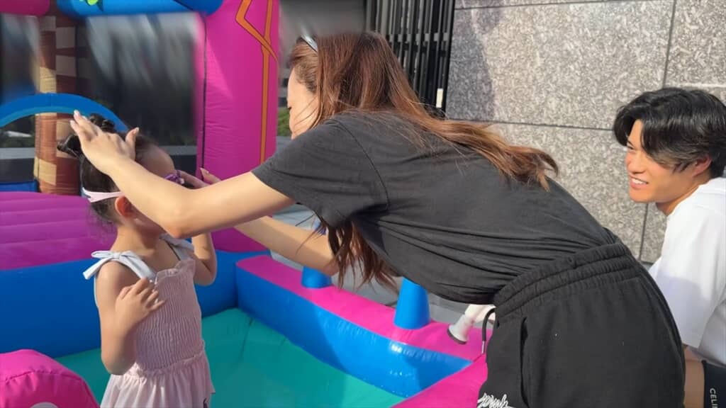 板野友美の新築豪邸と巨大プール