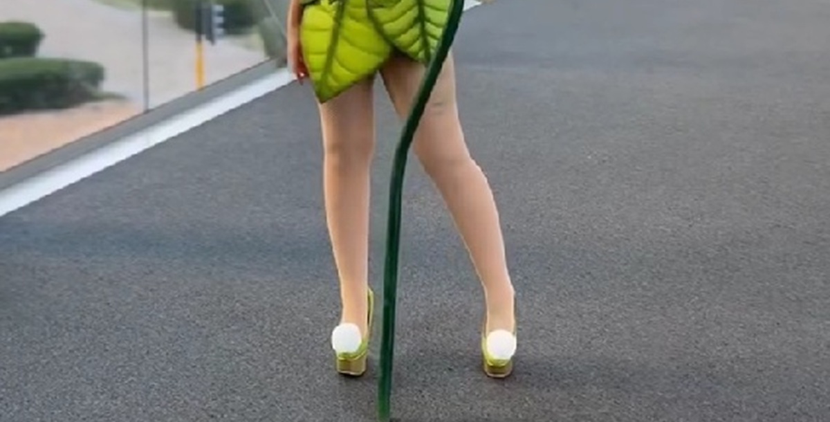 憧れのディズニーキャラクターを本気でコスプレしたら……　圧巻の姿に「脳がサイズ感で混乱している」「タンポポが……！」「オーマイガー」【海外】（1/3） | ディズニー ねとらぼ