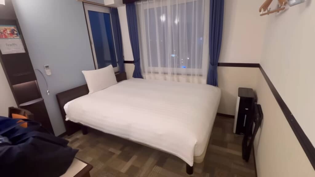 東横INNさいたま岩槻駅前のプレミアルーム内観