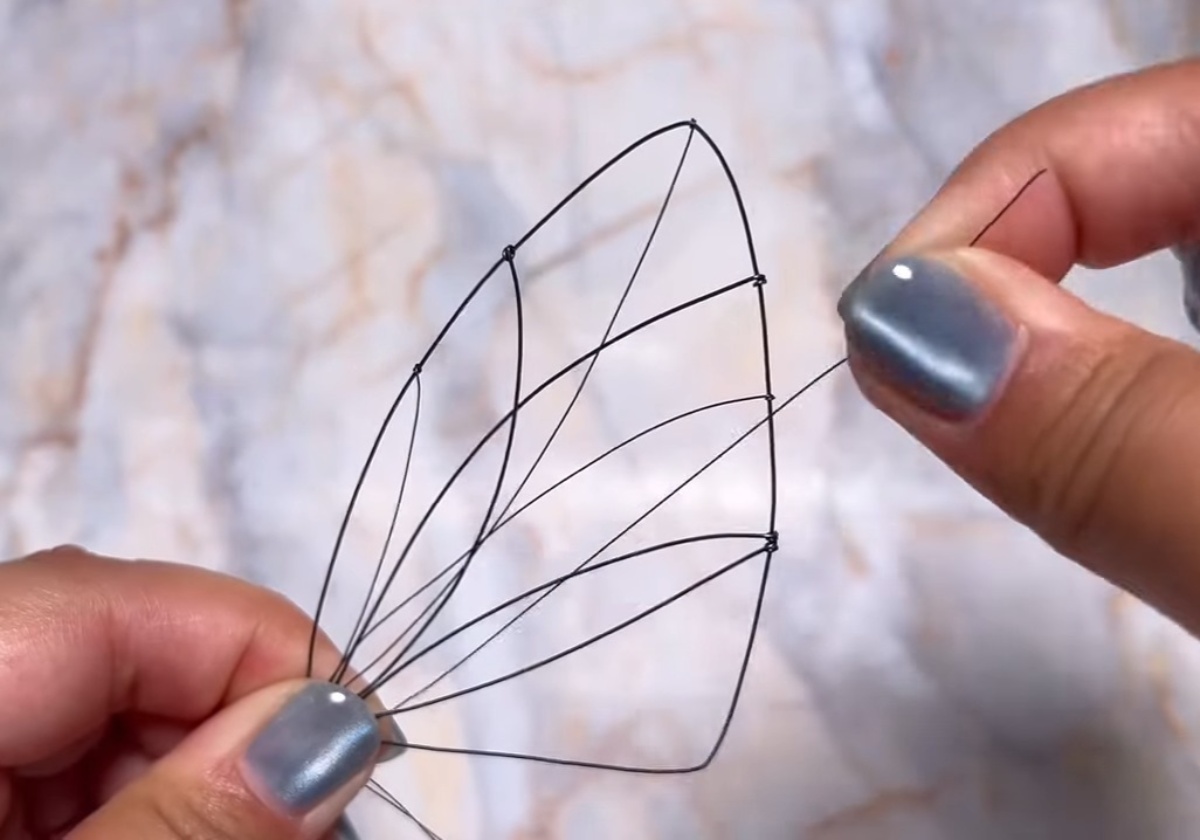 ハンドメイドの先生が『鬼滅の刃』胡蝶三姉妹の髪飾りを“完全再現”したら……「泣けてくる」「天才やん」　息をのむ仕上がりに反響（1/3） | ライフスタイル ねとらぼ