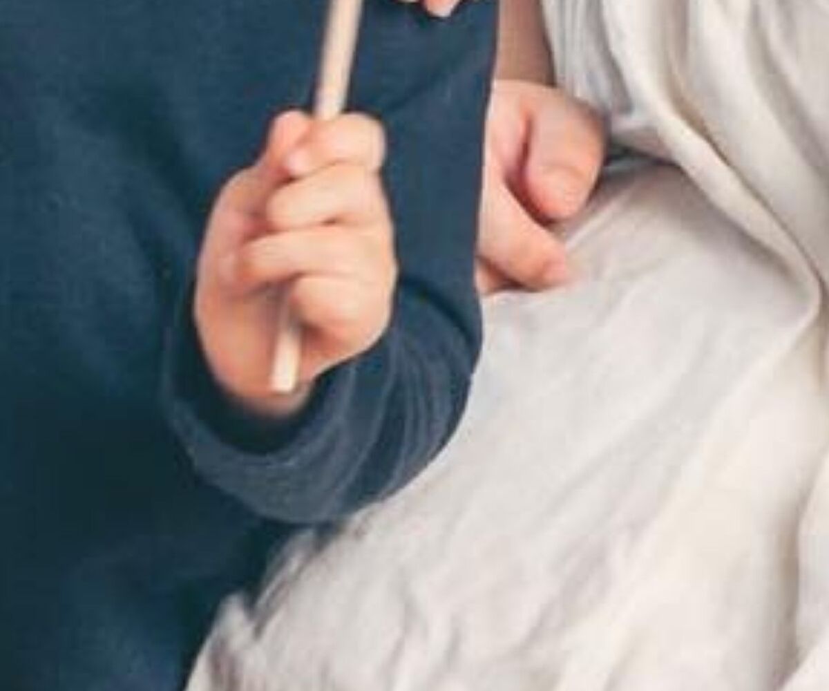 父「ちょっと恥ずかしいけど」→まさかの格好で撮った家族写真に「めっちゃ羨ましい笑」「パパ似てるやん！」 | ライフスタイル ねとらぼ