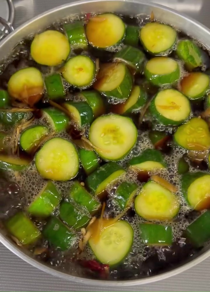 煮立たせている様子