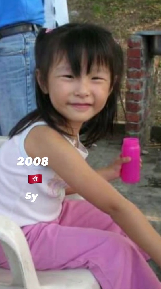 ニコニコ笑顔の5歳の女の子→17年後……　大人の女性へと成長した姿に「めっちゃ美人！」「理想の女性」【海外】