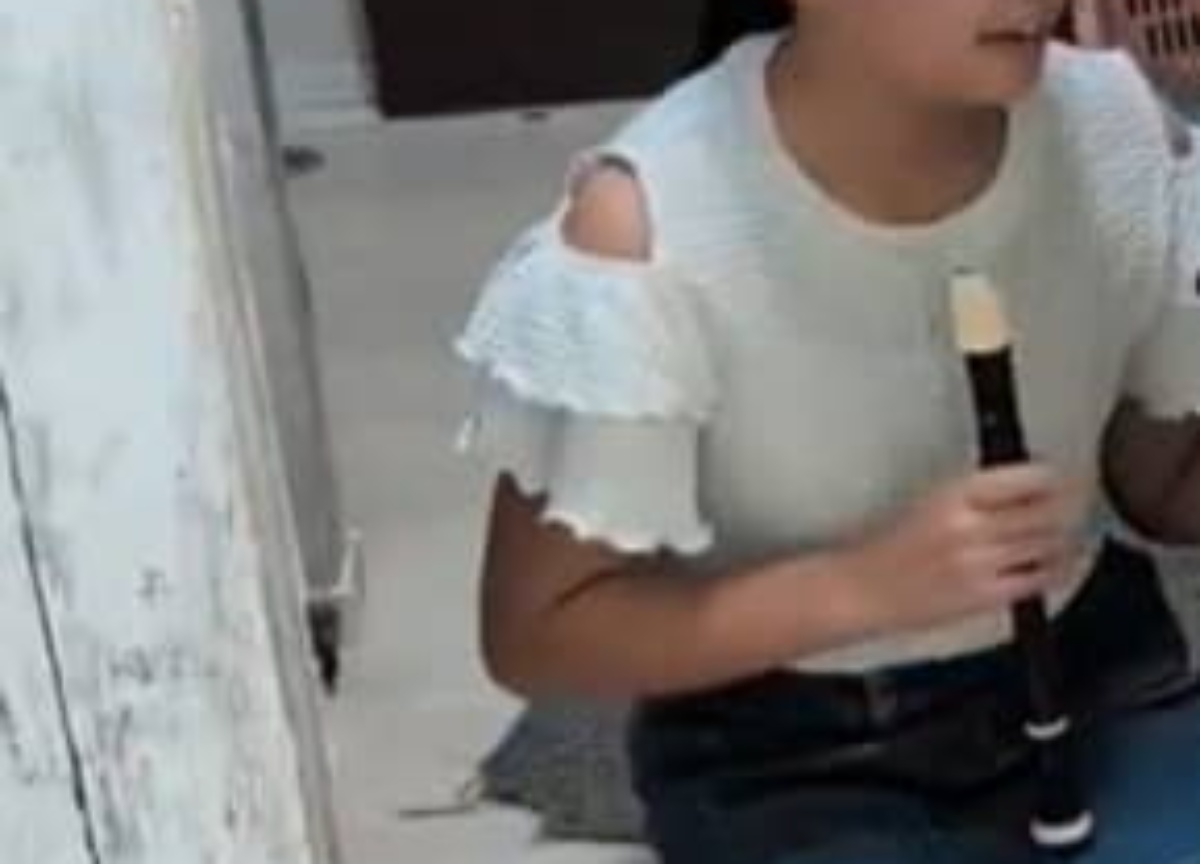 「呼んだ～？」→リコーダーの宿題が進まない夏休み中の次女、まさかの理由に「こんな目に合ってみたい」「ロマンだよな」（1/3） | 犬 ねとらぼ