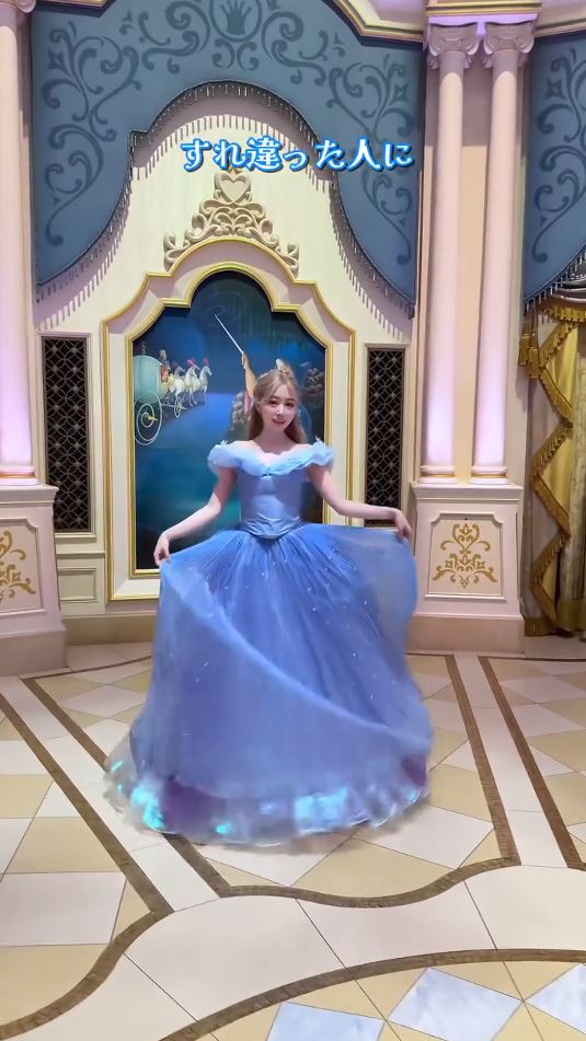 ふわっと広がるチュールが美しい