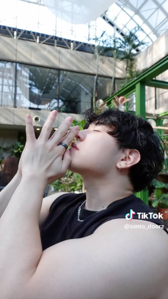 こ、神々しい……