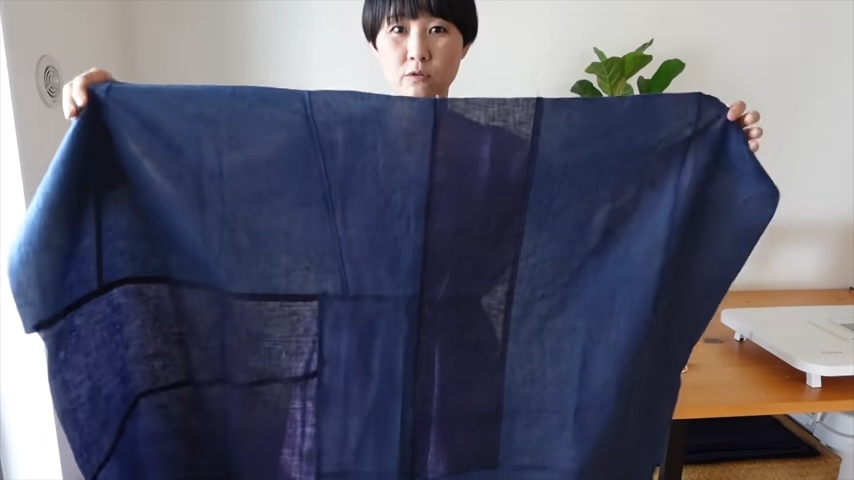 紺色のハギレをつなぎあわせました