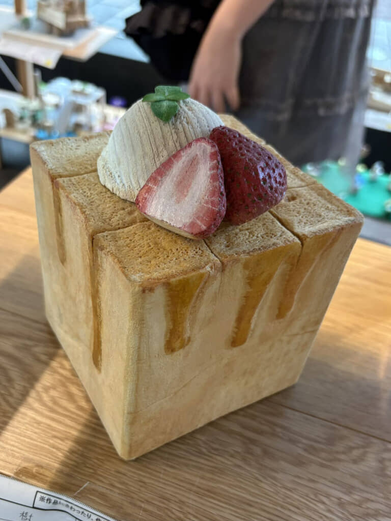 とてもおいしそうですが、ここは料理のコンテスト会場でもカラオケ店でもありません