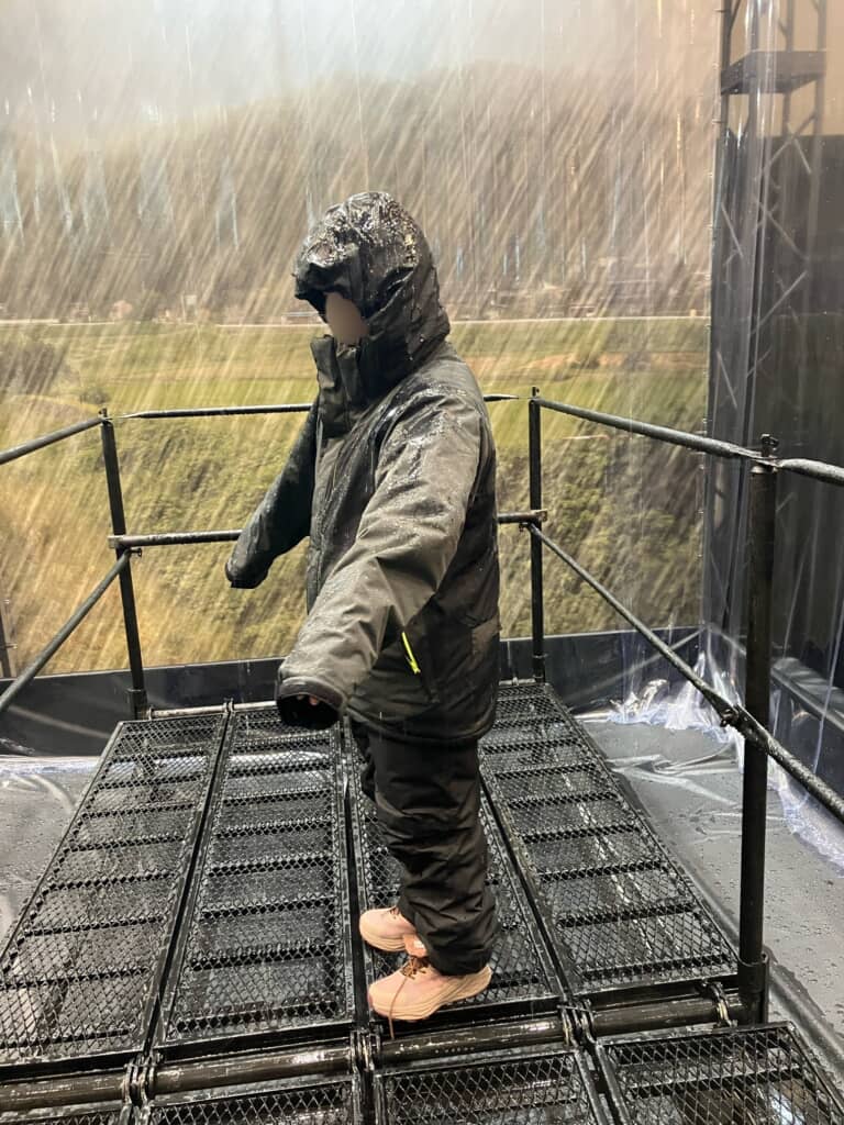 ４Lサイズ　エックスシェルター断熱イージスプレミアム防水防寒スーツ　　ワークマン ワークマンライダーがチェック！「エックスシェルター断熱