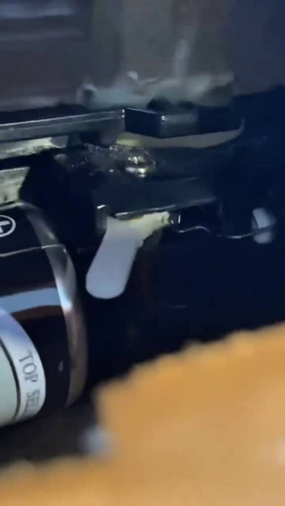 プラレールの車輪を組み込んだヘルメット