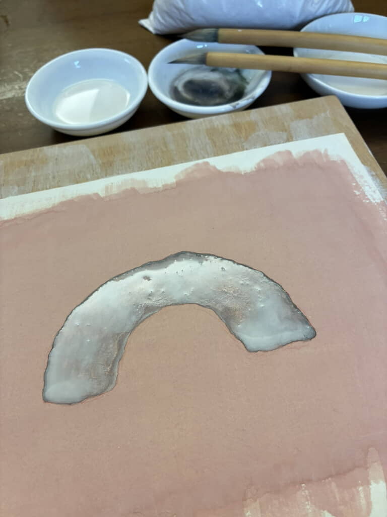 揚げる前の天ぷら衣につけた直後のようです