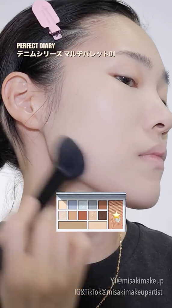 広めに載せます