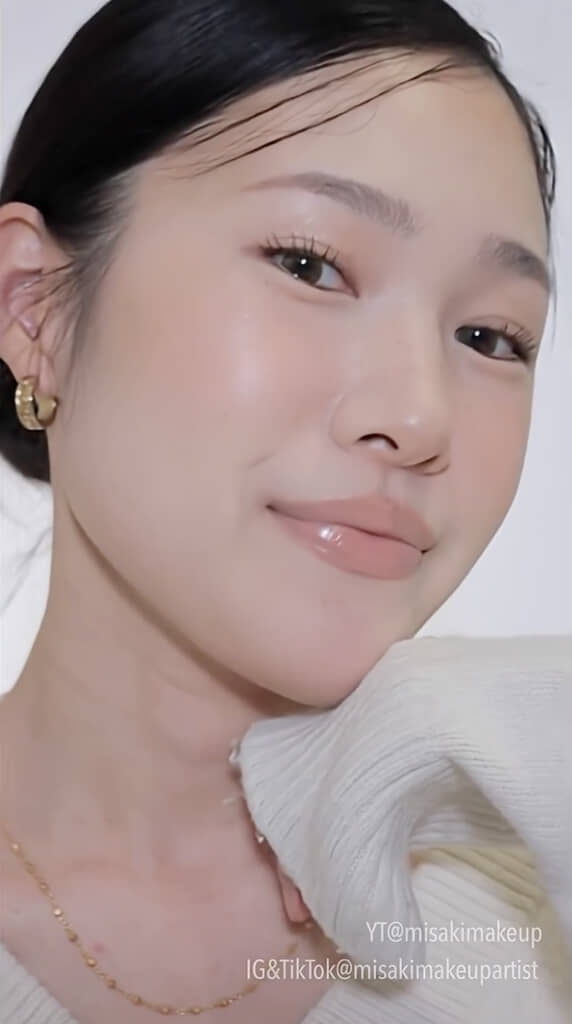 メリハリのあるヌードメイクが完成