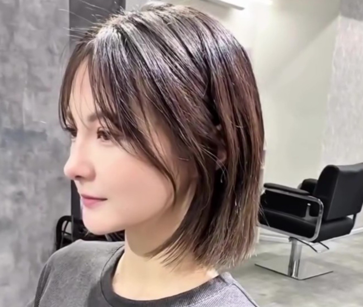 ショートの女性をさらに短くイケメンマッシュに仕上げたら……「ぇええ かっこよ…!?」「超絶似合う」　まさかの大変身が500万再生（1/3） | 美容 ねとらぼ