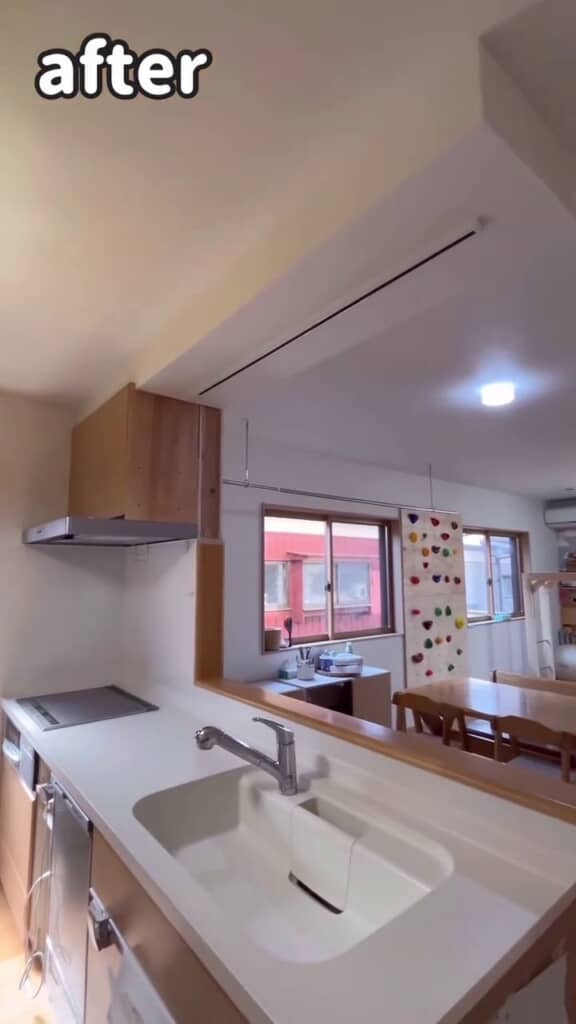 つり戸棚がなくなりすっきりしたキッチン上部